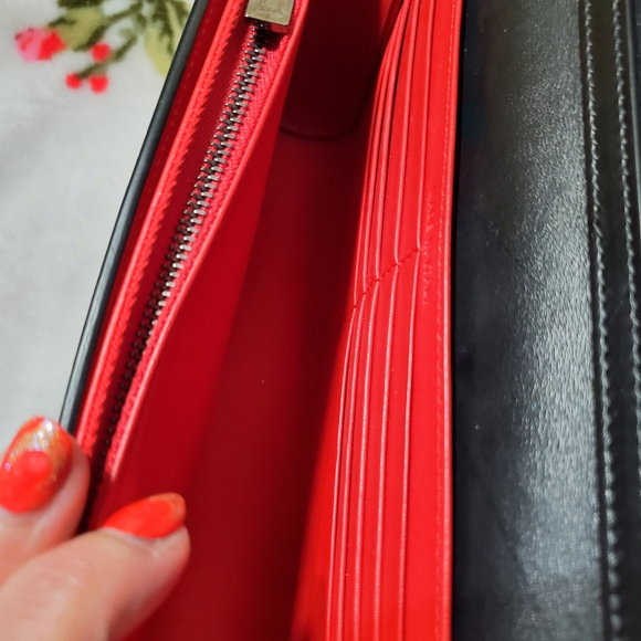 Christian louboutin paloma clutch.  Used like new condition. - Picture 4 of 16
